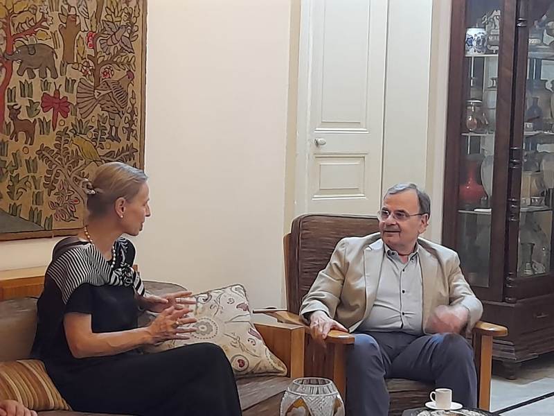 البزري يبحث الوضع الإنساني والحياتي في مخيم عين الحلوة والتعمير مع مدير عام الأونروا في لبنان