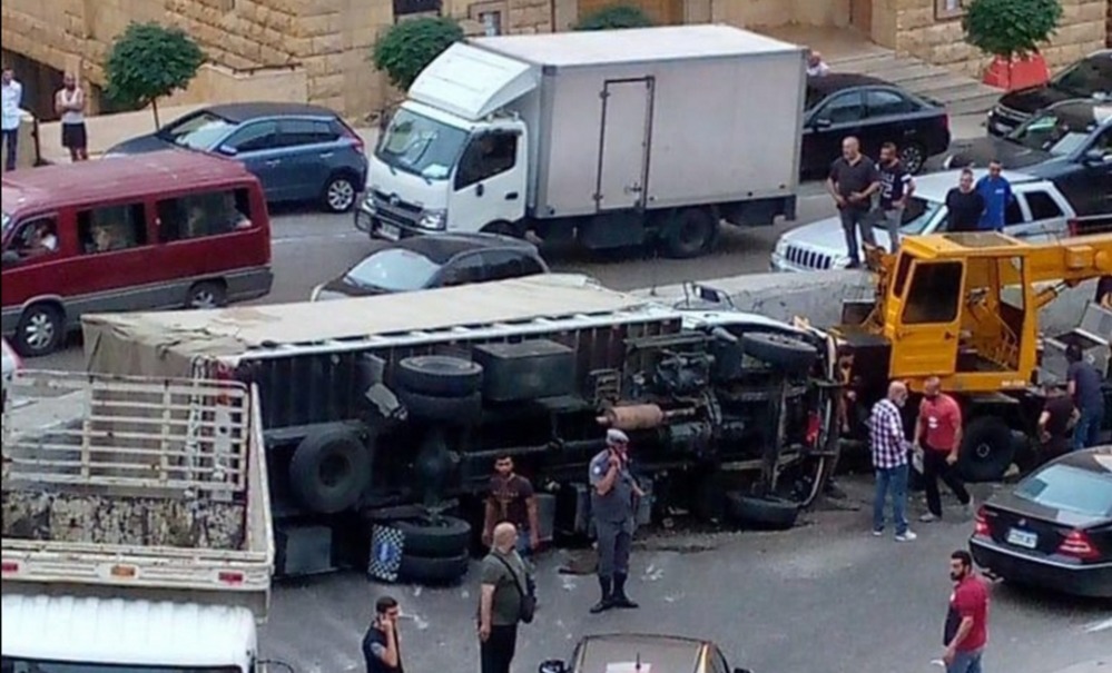 شاحنة الكحالة لن تكون بوسطة عين الرمانة والفجور الإنعزالي فاقَ حَدَّهُ المعقول