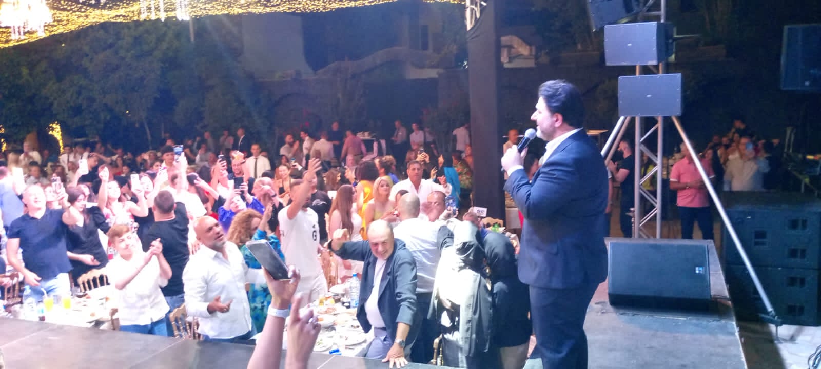 ملحم زين أشعل ليل نبع البحصاصة طرباً