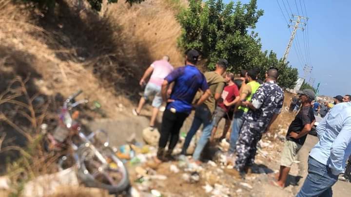 بالصور: قتلى وجرحى بحادث سير على اتوستراد الزهراني!