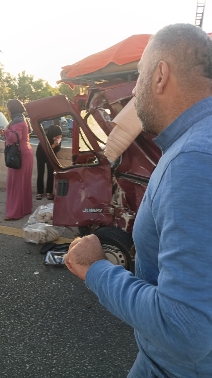 بالصور.. حادث سير مروع على اوتوستراد الغازية