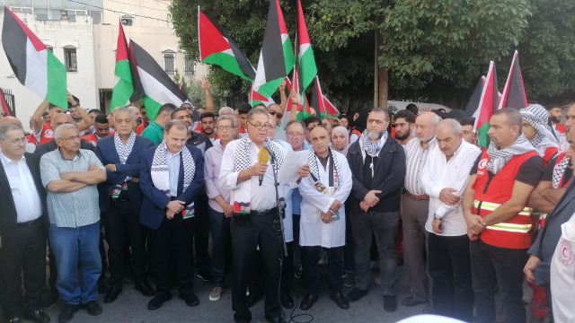 "مستشفى  الهمشري" و"إتحاد الأطباء والصيادلة الفلسطينيين" في لبنان و"رابطة أطباء الأسنان الفلسطينيين" و"رابطة أطباء صيدا" ينفذون وقفة تضامنية مع غزة