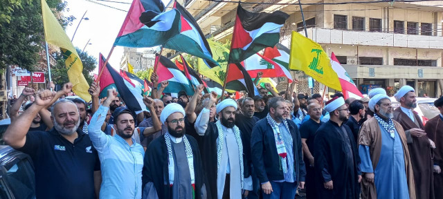 مشاركة حاشدة لقطاع صيدا في "الحزب" بمسيرة الغضب لغزة في صيدا