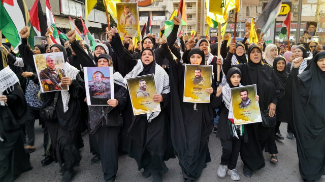 بالفيديو: مسيرة شعبية في صيدا تضامنًا مع غزة