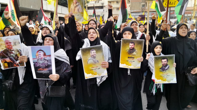 بالفيديو: مسيرة شعبية في صيدا تضامنًا مع غزة