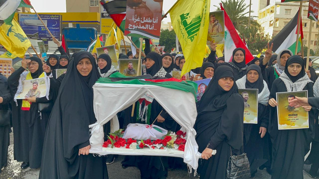 مسيرة ووقفة تضامنية لـ"الحزب" في صيدا تنديداً بمجازر الاحتلال ودعماً للمقاومة الفلسطينية