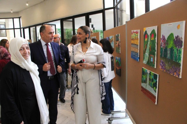في ذكرى الإستقلال وبحضور بهية الحريري وسفير تونس " maison d’art " افتتح معرض "وطني هويتي"  في ثانوية رفيق الحريري