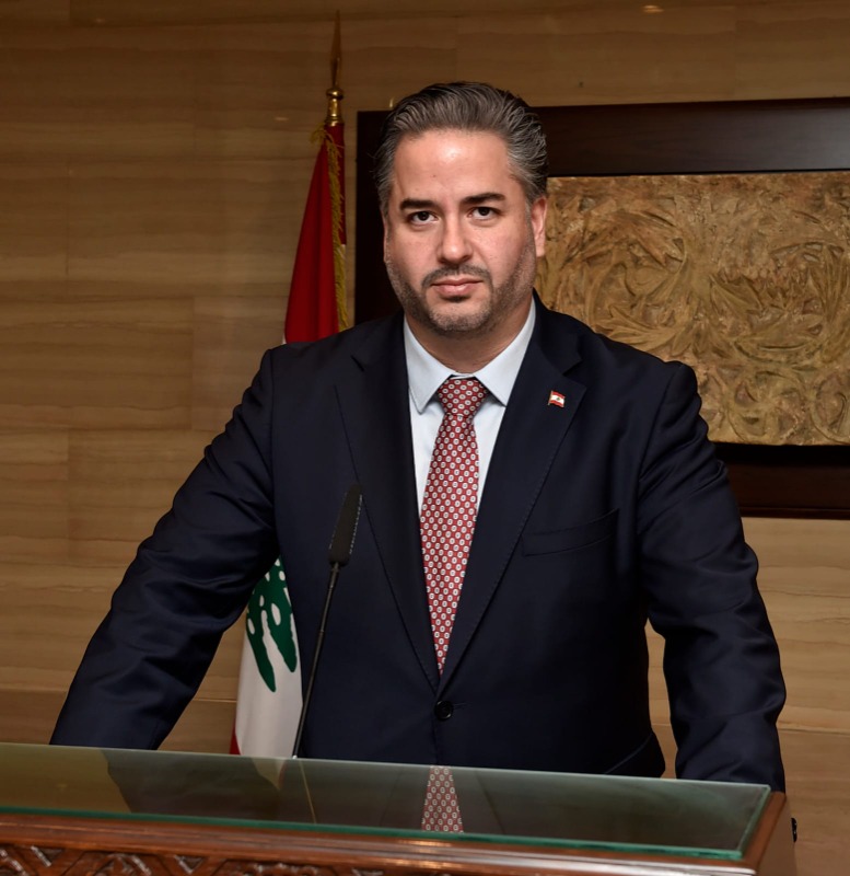 الرئيس بري تابع الاوضاع العامة والمستجدات السياسية والميدانية خلال لقائه المنسقة الخاصة للأمم المتحدة في لبنان ووزير الاقتصاد في حكومة تصريف الأعمال ... ودعا الى جلسة للجان المشتركة الأربعاء المقبل.
